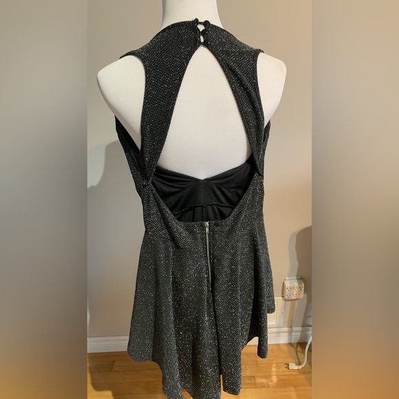 Sparkly plunge neckline romper - Picture 2 of 6